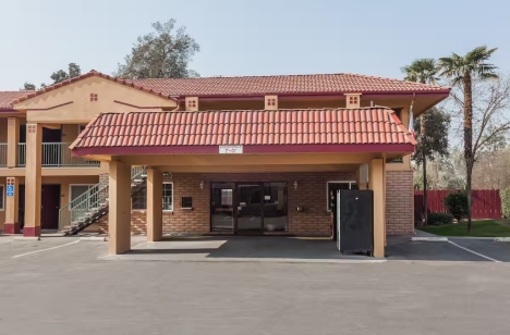 4801_West_Noble_Ave_Visalia